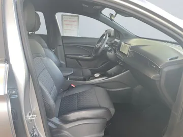 Car image 29
