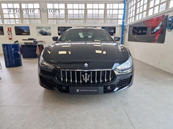 Maserati Ghibli 2.0 GT 243 kW image number 2