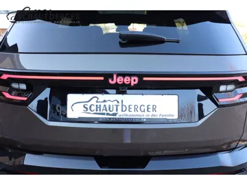 Car image 33
