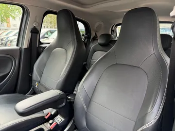 Car image 33