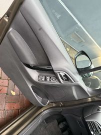 Car image 38