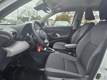 Car image 10