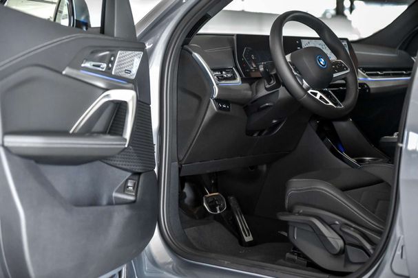 BMW iX2 xDrive30 230 kW image number 9