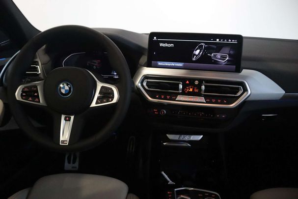 BMW iX3 210 kW image number 10