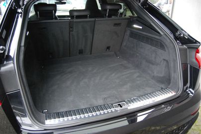 Car image 36