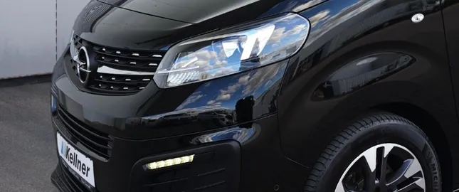 Car image 32