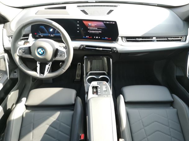 BMW iX1 xDrive M Sport 200 kW image number 13