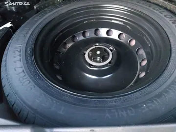 Car image 27