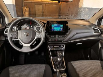 Car image 10