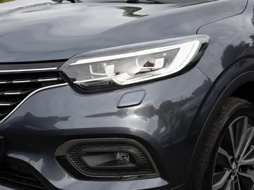 Car image 24