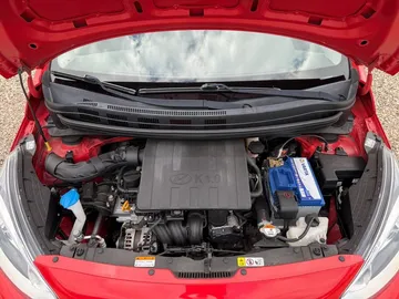 Car image 26