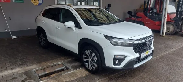 Car image 2