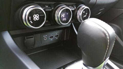 Car image 24