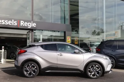 Car image 4