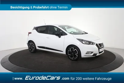 Car image 4