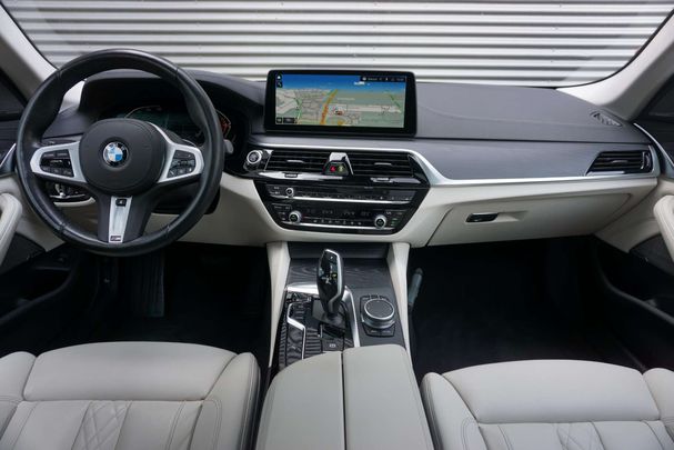 BMW 530i Touring xDrive 185 kW image number 9