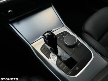 Car image 35