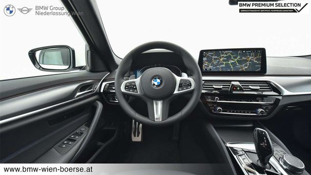 BMW 520d Touring xDrive 140 kW image number 13