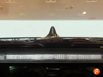 Car image 37