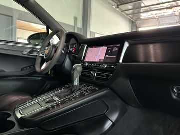 Car image 28