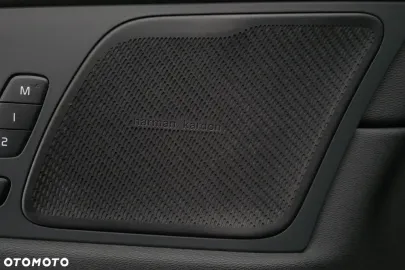 Car image 34