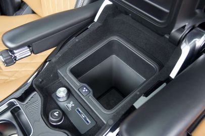 Car image 31