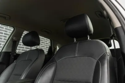 Car image 34