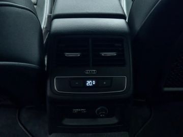 Car image 38