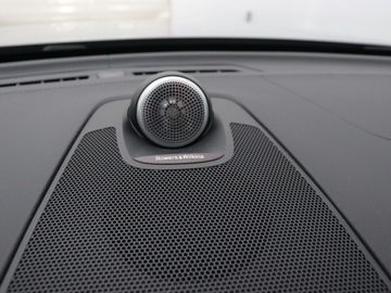 Car image 38