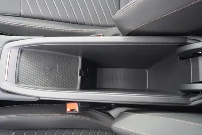 Car image 31