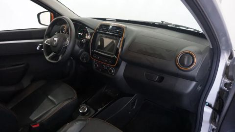 Car image 10