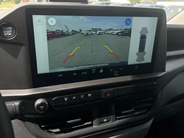 Car image 30