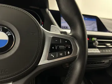 Car image 36