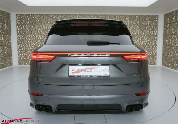 Porsche Cayenne Turbo 404 kW image number 4