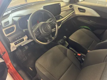 Car image 4