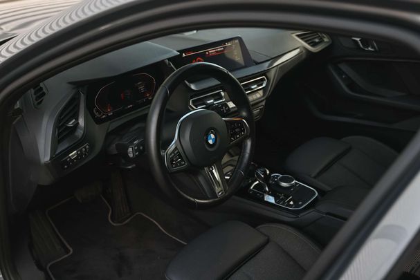 BMW 118i Sport Line 100 kW image number 19