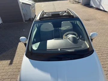 Car image 29
