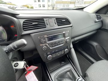 Car image 16