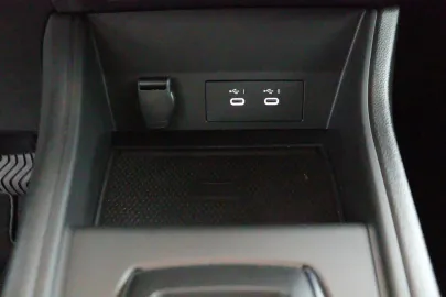 Car image 49