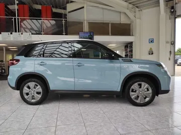 Car image 5