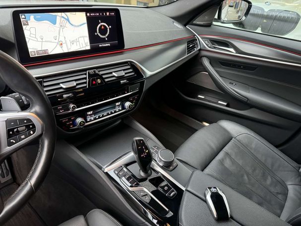 BMW 540d Touring M Sport xDrive 250 kW image number 17