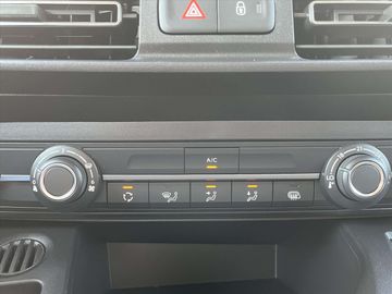 Car image 36