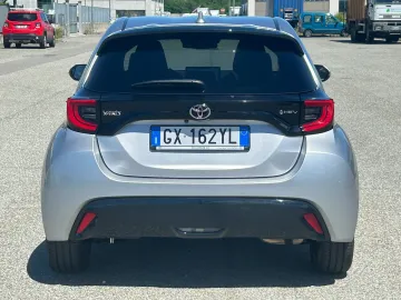 Car image 5