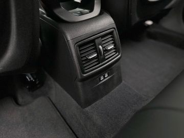 Car image 36