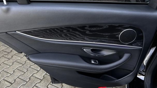 Mercedes-Benz E 220 143 kW image number 27