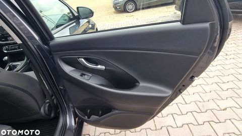 Car image 33