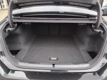 Car image 36