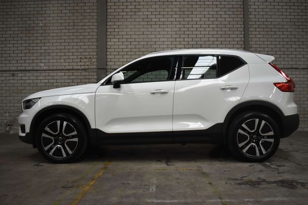 Volvo XC40 T2 95 kW image number 3