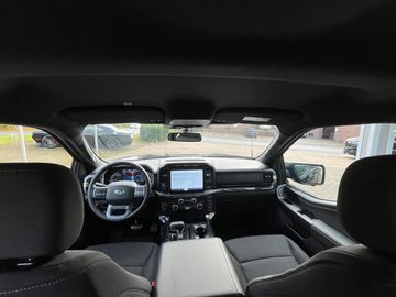 Car image 19