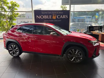 Car image 3
